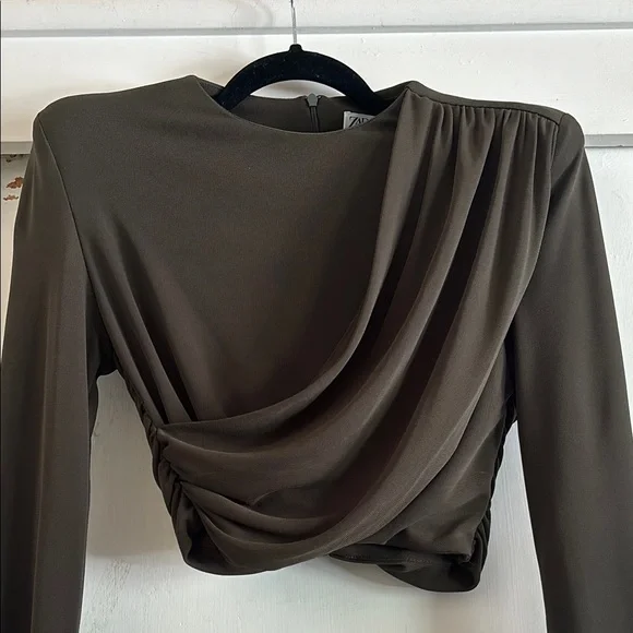 ZARA Shoulder-padded Olive Drape Long Sleeve Crop Top - Picture 4 of 6